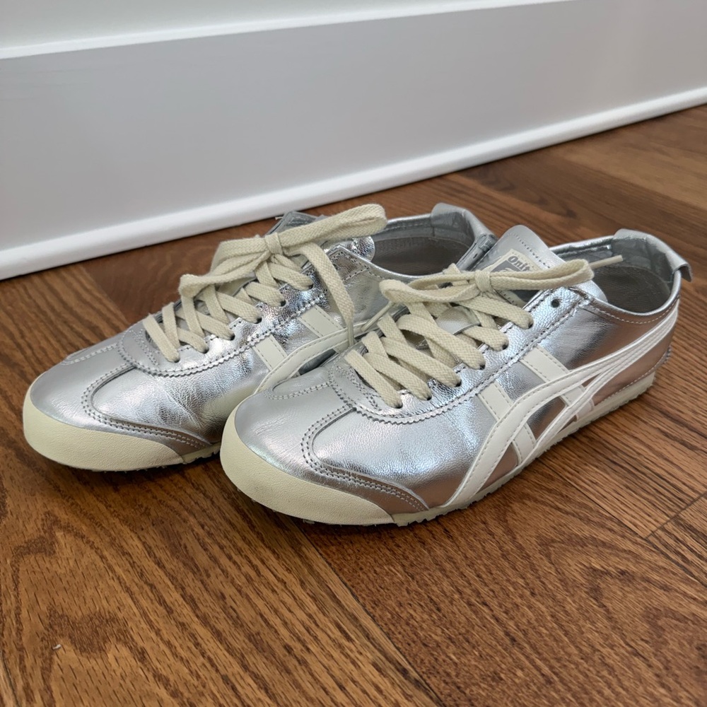 Onitsuka Tiger Silver Mexico 66 Size US 8 (Euro 41.5) - worn once. No Box.
